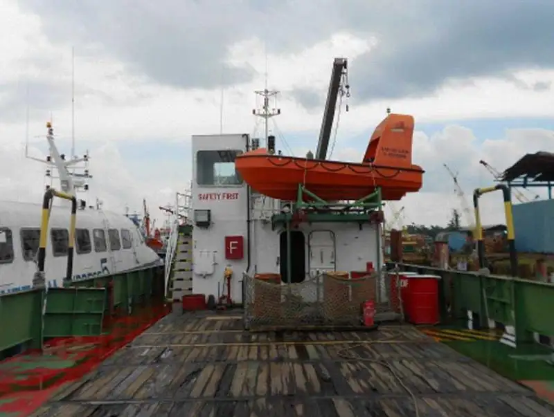 Barco mercante en venta