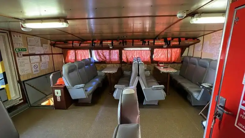 Barco de tripulación en venta