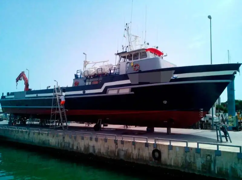 Barco de tripulación en venta