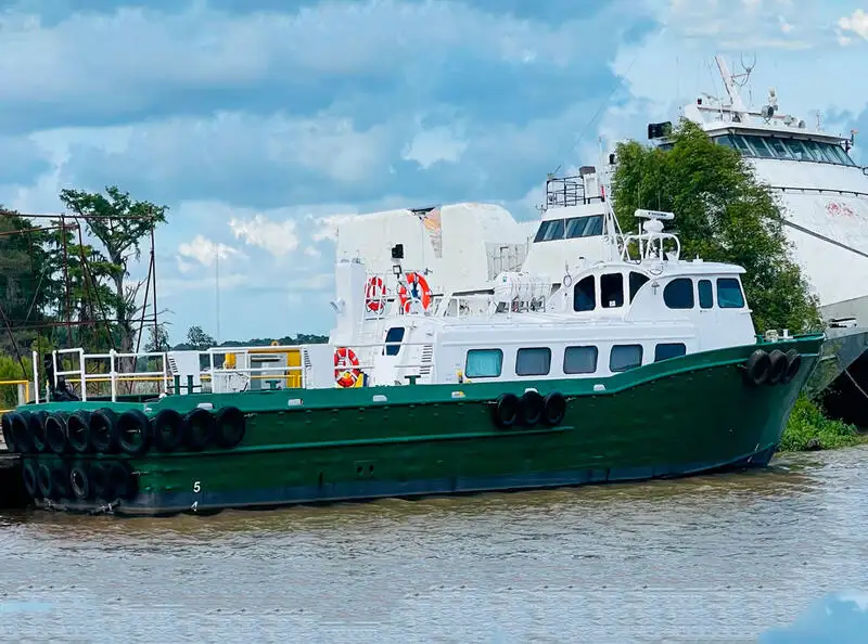 Barco de tripulación en venta