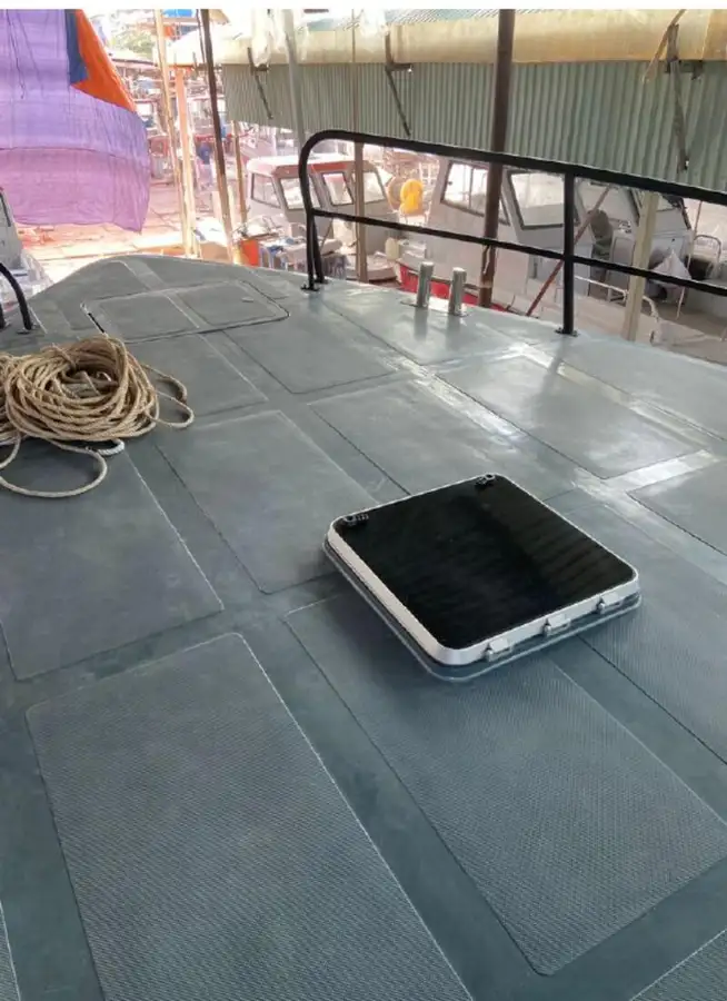 Barco de tripulación en venta