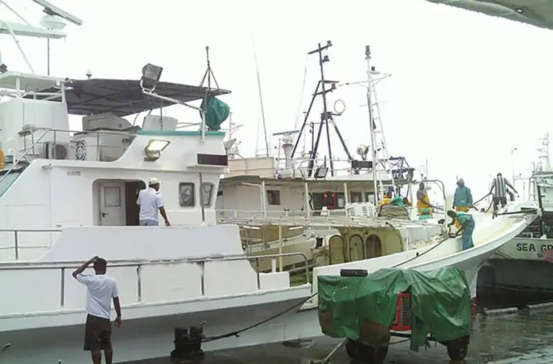 Buque palangrero en venta