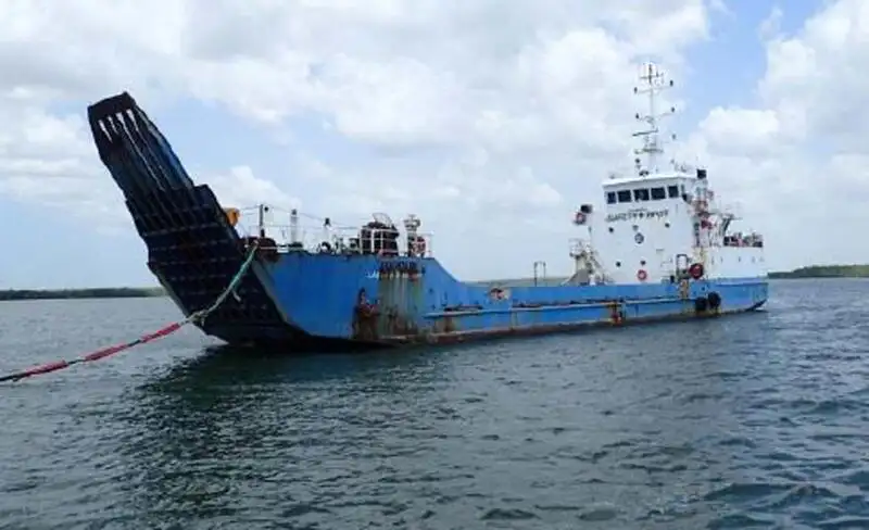 Lancha de desembarco, tanque en venta