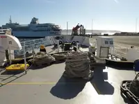 Buque de investigación en venta